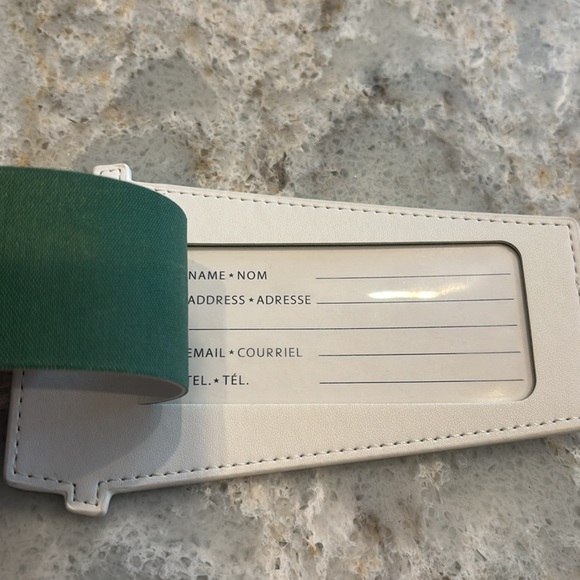 Starbucks luggage tag, never used in white. - Picture 3 of 4